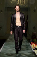 PALESTRATI IN KIMONO - moda milano03 - Gay.it