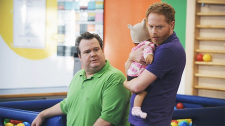 "Modern Family? Ruoli gay che i bimbi non dovrebbero vedere" - modernfamily moraleF2 - Gay.it