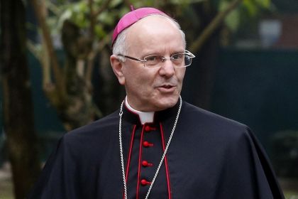 Bufera su Bagnasco, è scontro anche in Vaticano - monsignor galantino - Gay.it