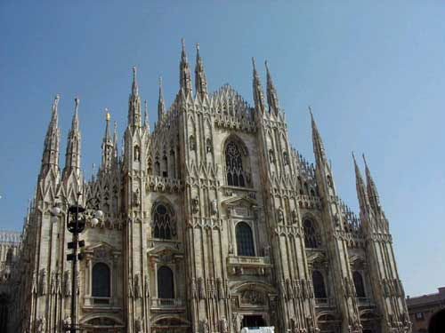Milano, un gay su due è di centrodestra. Bocciata la giunta - morattisondaggioF1 - Gay.it