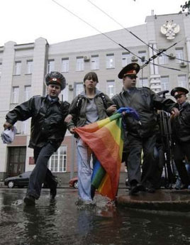 Putin 'Uomo dell'Anno'? Giudicate voi - moscowactivistbloodF1 - Gay.it