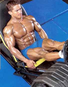 MUSCOLI A POMPAGGIO RAPIDO - muscoloso02 - Gay.it