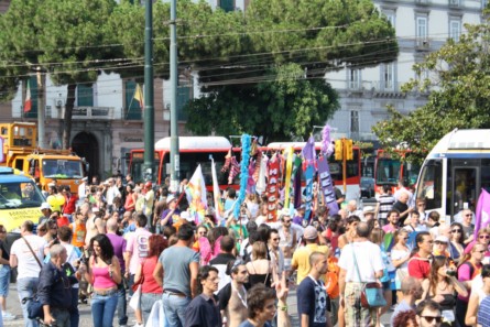 In più di 300.000 "Alla luce del sole" per il Napoli Pride - NapoliPridenew5 - Gay.it