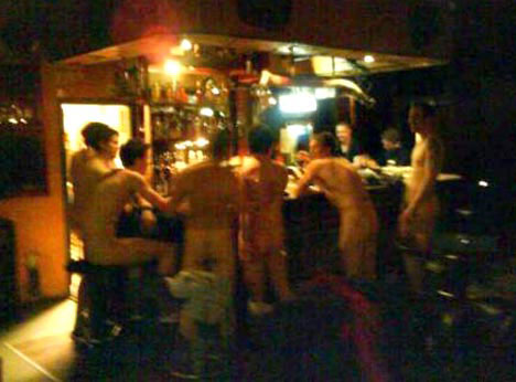 Naked party a sorpresa: e ora? - nakedbar1 - Gay.it