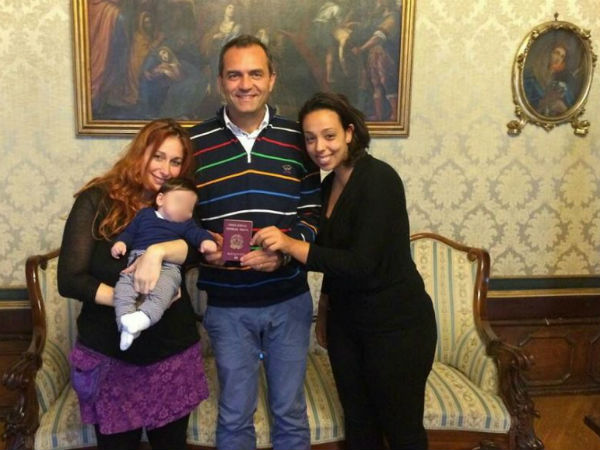 Clamoroso: a Napoli il piccolo Ruben non ha l'atto di nascita italiano - napoli trascrizione due mamme base 1 - Gay.it