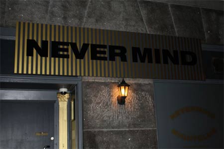 Coppia etero cacciata da bar gay: "Bacio inaccettbile qui" - never mindF2 - Gay.it