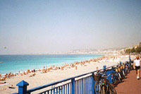 COLORI E FOLLIE DI NIZZA - nizza spiaggia - Gay.it