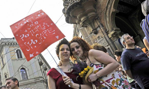 "Sì, lo voglio" per trenta coppie al Torino Pride - nozzetorinoprideF4 - Gay.it