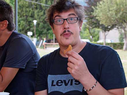 "Un bambino ha diritto ad un papà e una mamma!" Beh, dai, è vero... - olmo gabardini - Gay.it