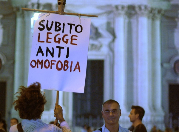 Furia omofoba a Napoli: aggredita una coppia gay - omofobia europa1 - Gay.it