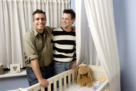 Se la maternità surrogata può dare un figlio alle coppie gay - omogenitorialitaF2 - Gay.it