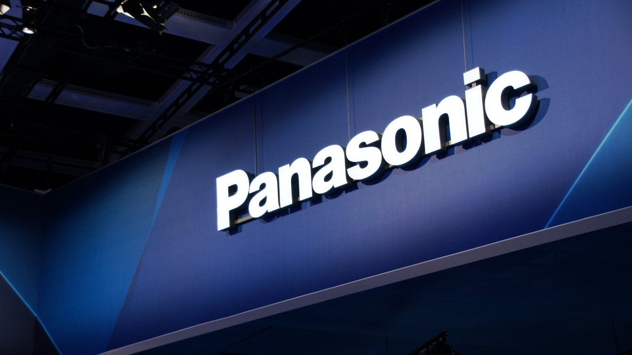 Panasonic: stessi diritti per dipendenti omosessuali e trans - panasonic display - Gay.it