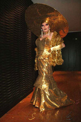 Patty Visconti, la "regina del trash" drag - pattyviscontiF3 - Gay.it