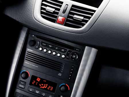 Nuova Peugeot 207 GTi: quando l'eleganza diventa energia. - peugeotF4 - Gay.it