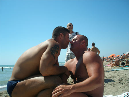 "Via i gay dalle spiagge del Piave: sono malati" - piave gayF3 - Gay.it