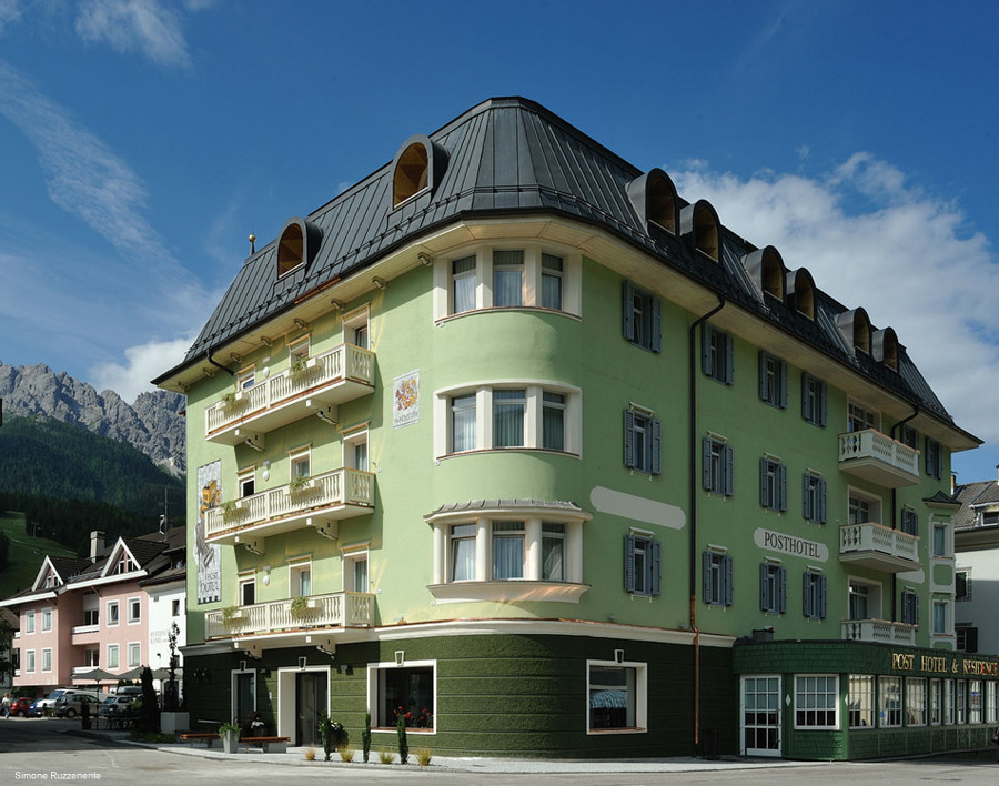 Un soggiorno da Dolce Vita, tra le romantiche vette delle Dolomiti - Posthotel Aussen - Gay.it