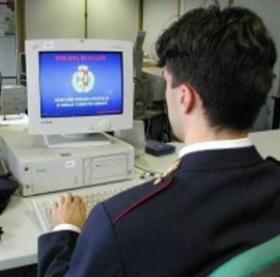 Omofobia, la denuncia si farà online - poliziaomofobiaF2 - Gay.it