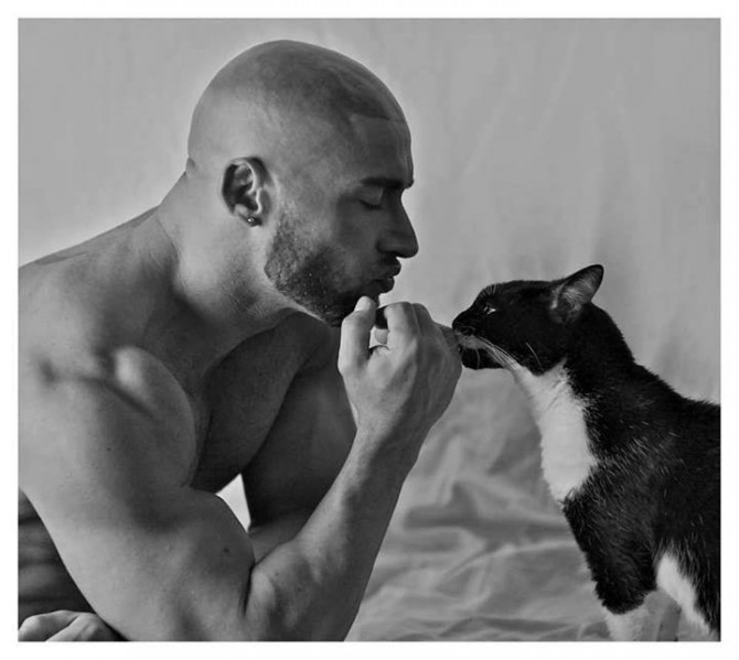 Porno star e i loro gattini: ma quanto sono teneri? [FOTO] - porno star Fran%C3%A7ois Sagat gatto - Gay.it