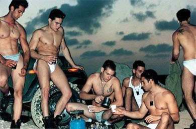 Quelle due ore di sesso e fantasia che salvano la serata - porno 14F2 - Gay.it
