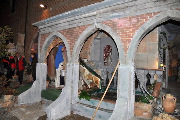 Coppia di pastori gay nel presepe. E parte la polemica - presepe gay2 - Gay.it