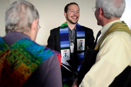 Malcolm, il prete trans che guida la Parker United Church - prete transF2 - Gay.it