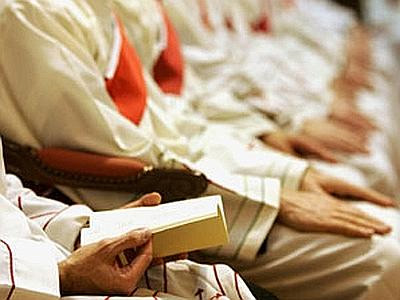 La Cei ha deciso: nessun obbligo di denuncia dei preti pedofili - preti scopertiF3 - Gay.it