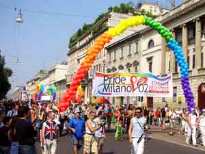MILANO: IL COMUNE SNOBBA IL PRIDE - pride milano03 01 - Gay.it