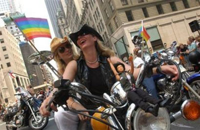 PRIDE IN USA: VOGLIA DI NORMALITÀ - pride05 new york1 - Gay.it