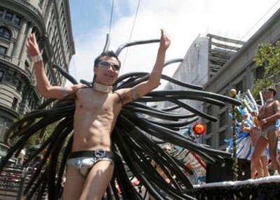 PRIDE IN USA: VOGLIA DI NORMALITÀ - pride05 san francisco1 - Gay.it