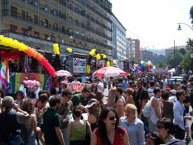 Napoli Pride, ragazza molestata durante il concerto - pridemolestia - Gay.it