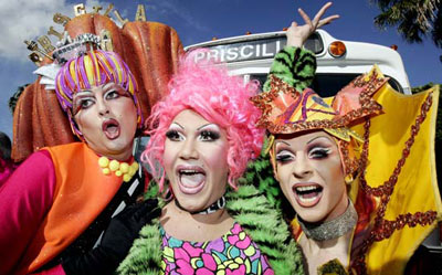 Priscilla arriva in Italia: cercasi drag queen - priscillaitaliaF3 - Gay.it