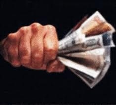 Ex professore adescava 13enni per pochi euro: arrestato - professore cataniaF3 - Gay.it