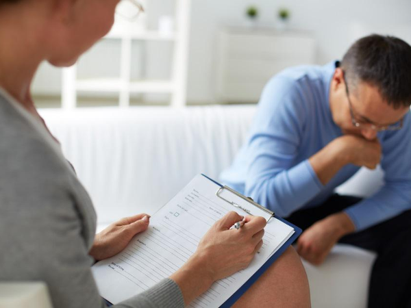L'Ordine sospende uno psicologo che consigliava le terapie riparative - psicologo sospeso2 - Gay.it