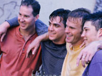 PARTE LA GOLETTA GAY - quattro - Gay.it