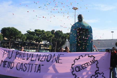 "Più prevenzione, meno castità": QueerLab contro il Vaticano - queerlabF3 - Gay.it