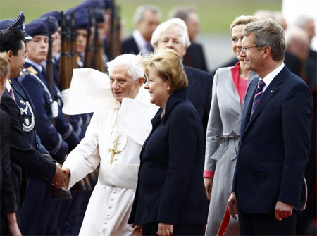 Ratzinger nella sua Germania, due preti gay celebrano messa - ratzinger germaniaF2 - Gay.it