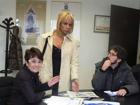 Al funerale dell'ex compagno, trans aggredita dai familiari - regina funeraleF2 - Gay.it
