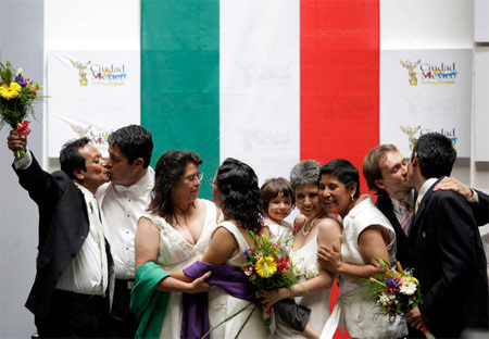 Luna di miele gratis per i primi sposi gay - rojas messicoF2 - Gay.it