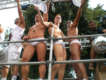 Roma Pride: 500.000, ognuno come gli pare - romapride08F1 - Gay.it