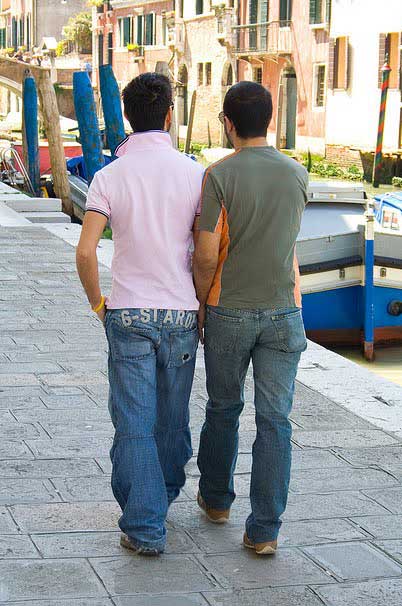 La brutta razza dei ruba-mariti - rubamaritiF3 - Gay.it