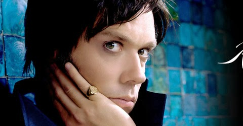 Rufus Wainright a Sanremo, lo staff rassicura: "non si crocifiggerà" - rufus sanremo1 - Gay.it