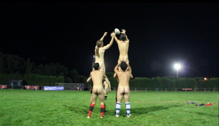 Rugby: quelli che in campo giocano nudi - rugby nudi2 - Gay.it