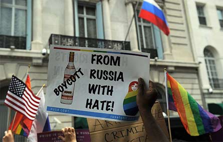 Russia: nuova legge omofoba per togliere i figli ai genitori gay - russia figliF1 - Gay.it