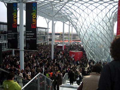 VA IN SCENA IL DESIGN - salonemobileF6 - Gay.it