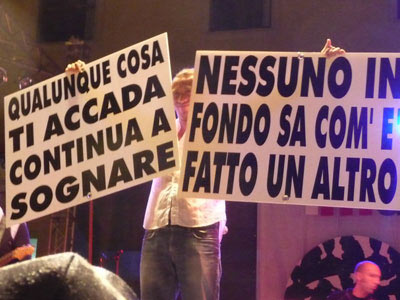 Sanremo: ha vinto Marco Carta, Povia secondo - sanremo09F3 - Gay.it