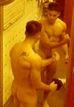 EPIFANIA IN SAUNA - sauna17 - Gay.it