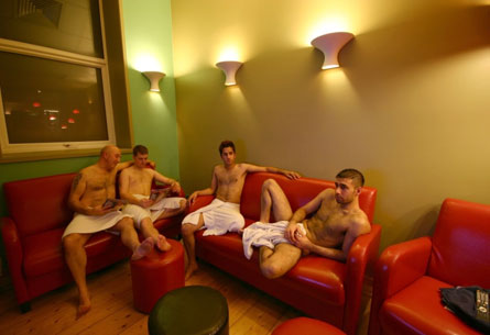 Nel palazzo del Cardinale la sauna gay più grande d'Italia - saunainsyF1 - Gay.it