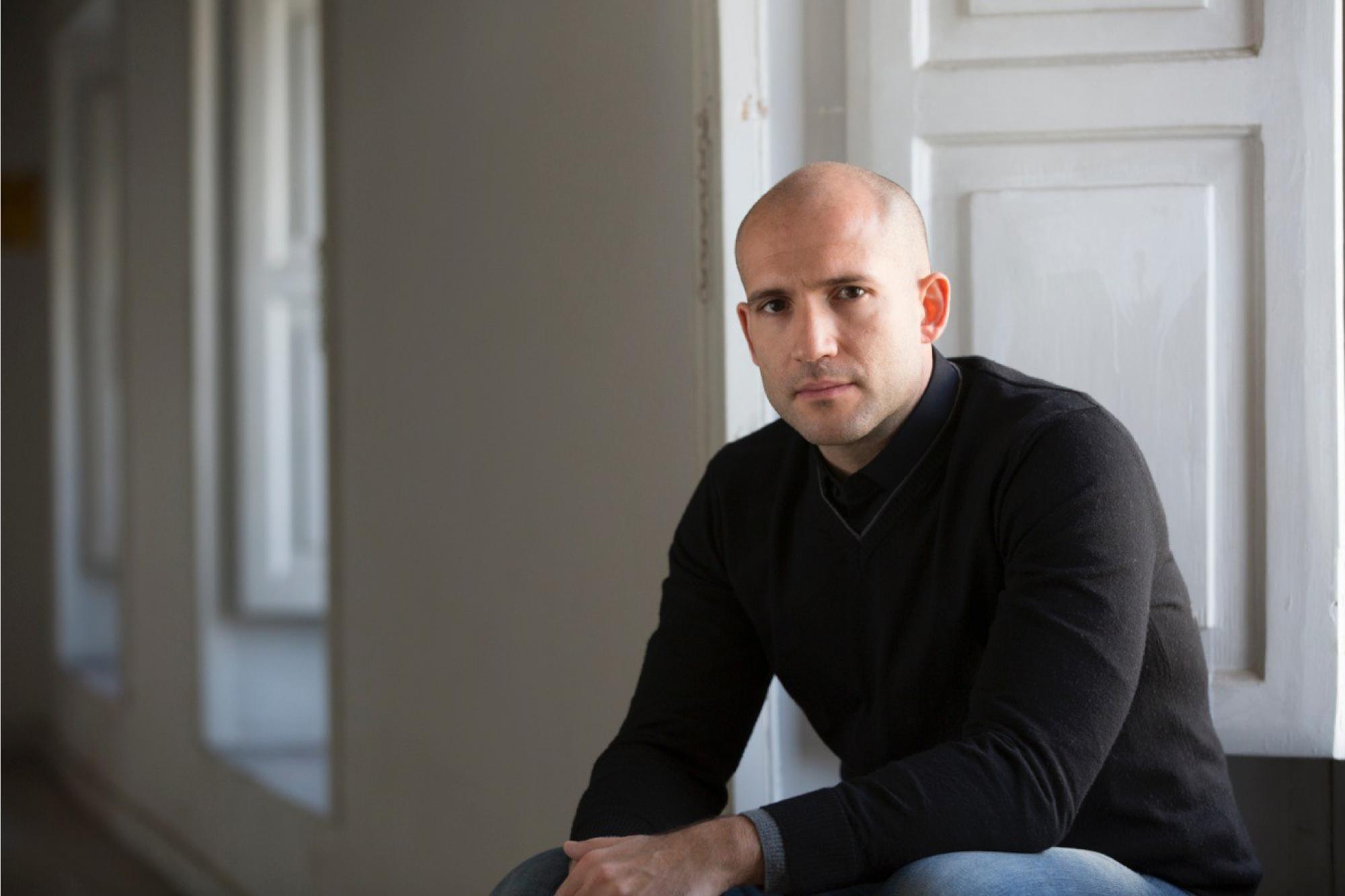 Intervista a Eduardo Savarese, magistrato e scrittore omosessuale - savarese 1 - Gay.it