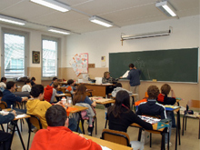 Eletto rappresentante, trova la scritta a scuola: "Frocio dimettiti" - scuolamedialungo - Gay.it