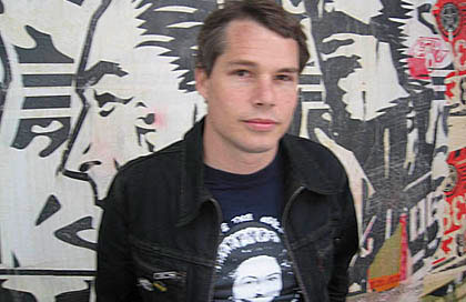 "Passaggio in Italia", Shepard Fairey transita a Milano - ShepardFaireyF5 - Gay.it